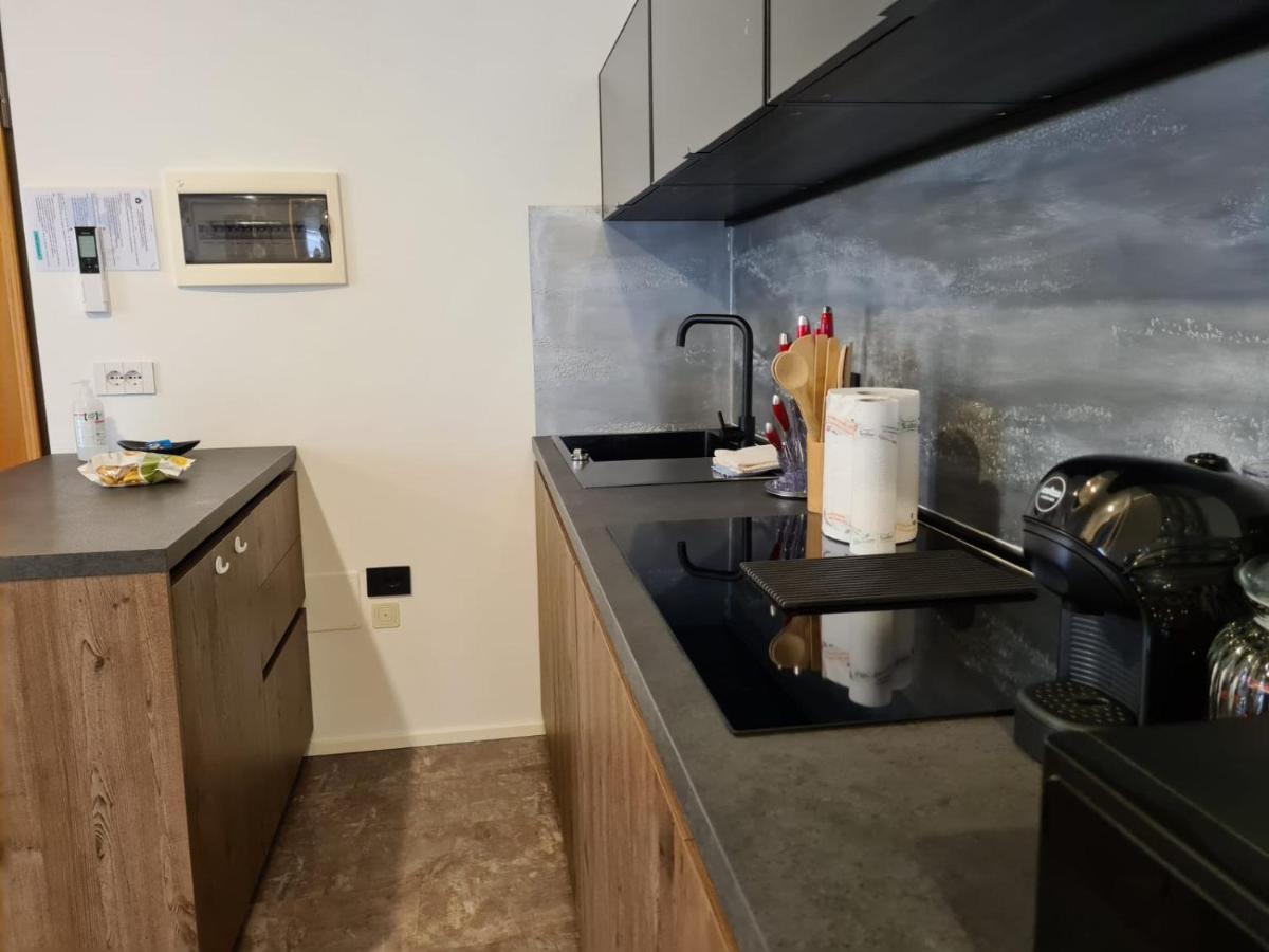 Infinite Blue Apartment ริวาเดลการ์ดา ภายนอก รูปภาพ